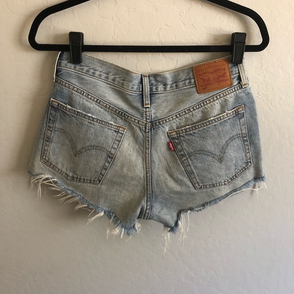Levi’s vintage high waisted shorts - Picture 2 of 3